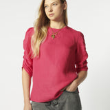 Blusa Mitchel de la marca EV-2026-610 en color blanco, con diseño elegante y detalles en la parte superior.