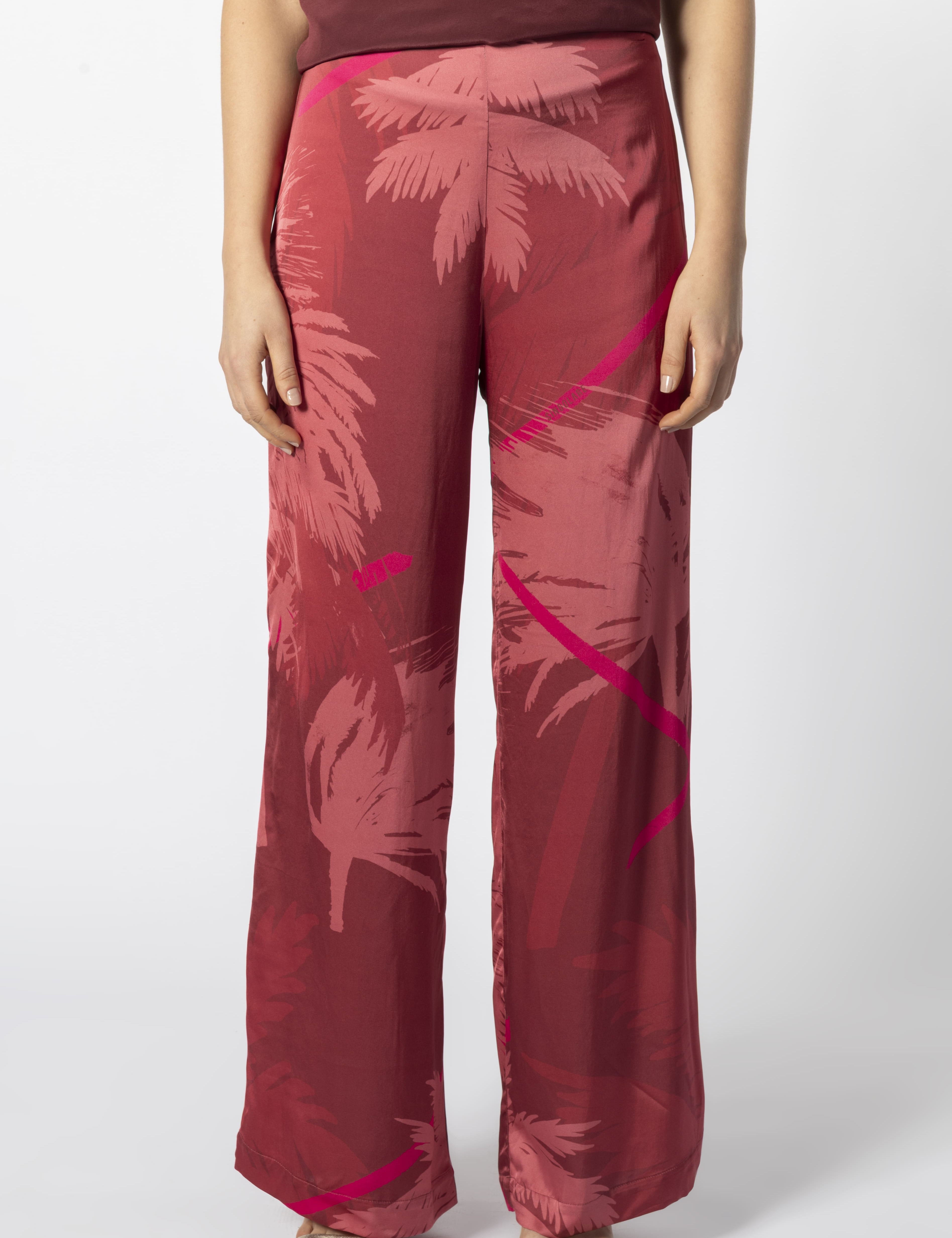 Pantalón Magma de la marca FV-2026-806, pantalones con diseño moderno en color oscuro, vista frontal.