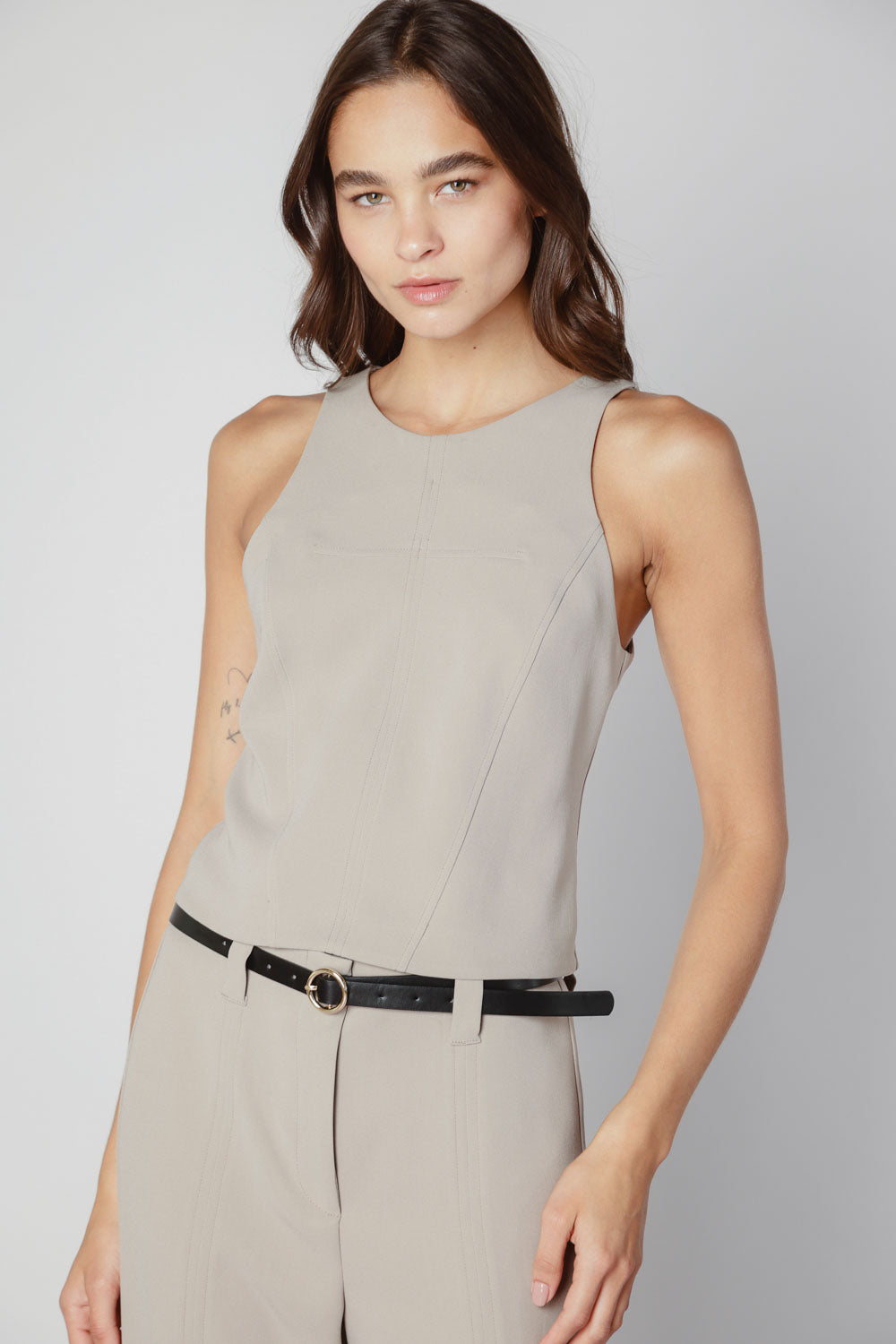 Blusa Desire de la marca O-2025-618, blusa de manga larga en color azul con detalles elegantes y estilo moderno.