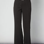 Pantalones Desire de la marca O-2025-801, pantalones de corte moderno y estilo casual, en color neutro.