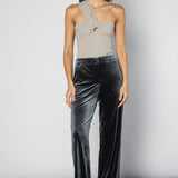 Pantalones Zulmi verdes de la marca O-2025-811, estilo casual con cinturilla ajustable y tela suave.