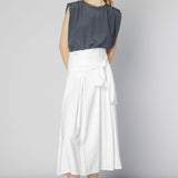 Blusa Agama de la marca V-2025-633, blusa de manga larga con diseño moderno y detalles elegantes, vista frontal.