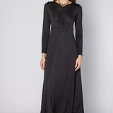 Vestido Lyla negro de la marca O-2025-701, vestido elegante con corte ajustado y detalles en el diseño.