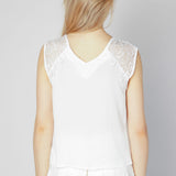 Blusa Lorelei de la marca O-2025-622, vista frontal con detalles de tela y color neutro en la imagen SINGULARE4116.jpg