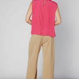 Blusa Agama de la marca V-2025-633 en color neutro, con diseño elegante y detalles en tela ligera.
