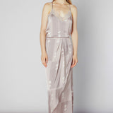 Vestido feder de la marca FV-2025-701, con diseño elegante y color vibrante, mostrado en la imagen Singulare4695.jpg.