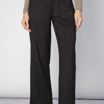 Pantalón Munine de la marca O-2025-810, pantalones de corte moderno y estilo casual en color neutro.