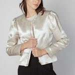 Chaqueta Kanel de la marca FV-2025-900, chaqueta moderna y elegante, mostrada en la imagen.