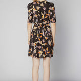 Vestido Liefde de la marca V-2025-738, con diseño elegante y detalles modernos, en color y estilo visible en la imagen.