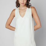 Vestido Kaya de la marca V-2025-731 en color elegante, con detalles modernos, perfecto para ocasiones especiales.