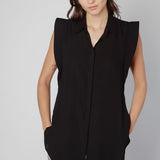 Blusa Asura de la marca O-2025-615, blusas y poleras, con diseño moderno y cómodo, en la imagen.