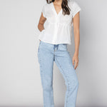 Blusa Alayse de la marca O-2025-620, blusa de manga larga y estilo casual, en tonos neutros, vista frontal.