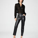 Pantalones rectos Stella en imitación de cuero negro, estilo elegante y moderno, marca NY-2024-838.