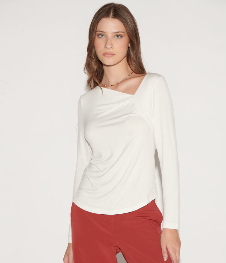 Blusas & Poleras hover