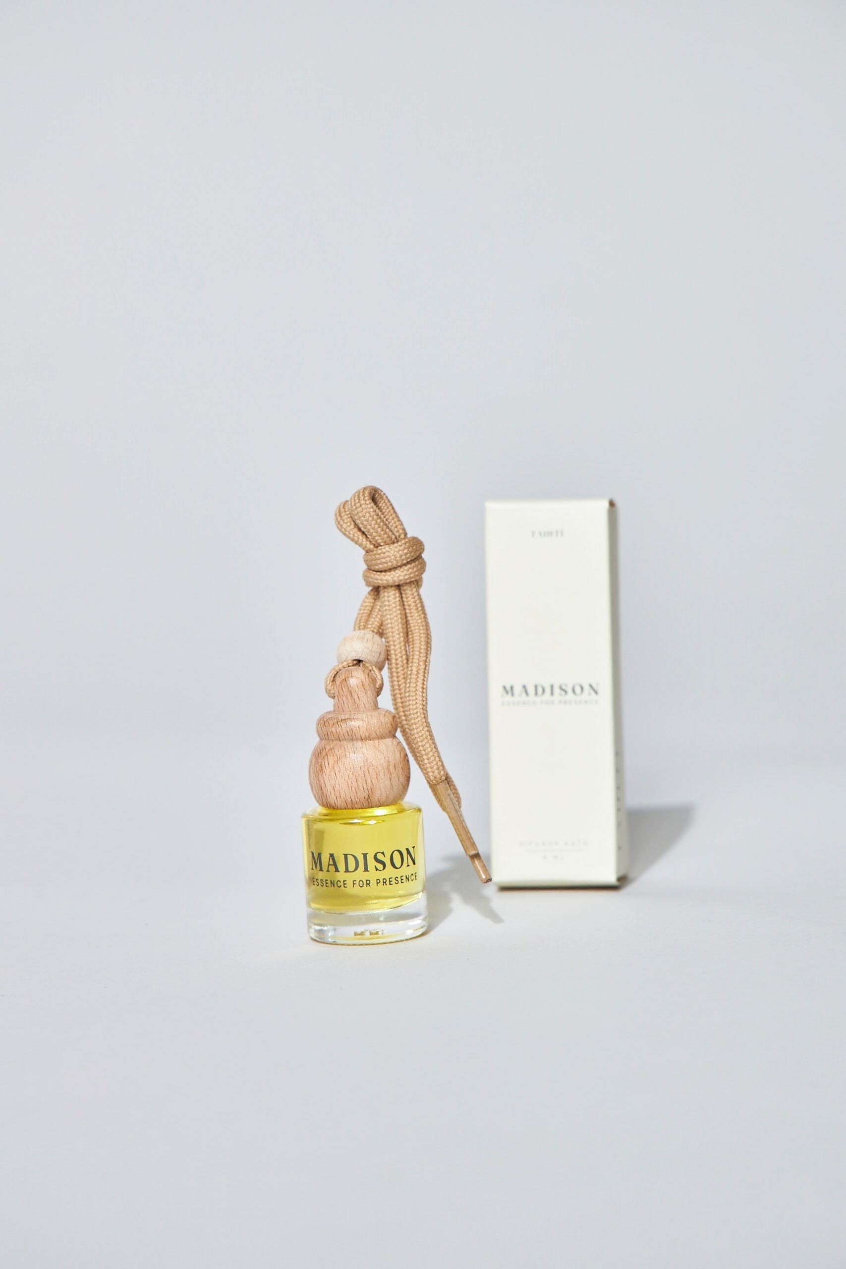 Difusor de aroma para auto de 8ml de la marca MS-0000-160, diseñado para ambientar el interior del vehículo.